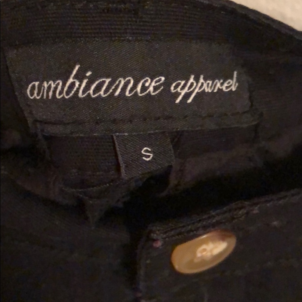 Shorts - Picture 2 of 3